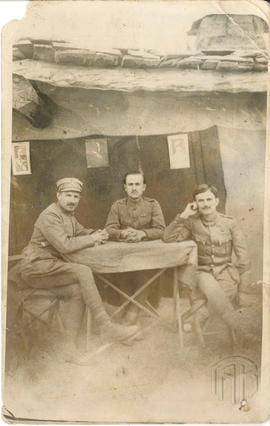 Αναμνηστική φωτογραφία Ελλήνων στρατιωτών του 5ου Συντάγματος Πεζικού στο Σουσούζ-Κιοΐ